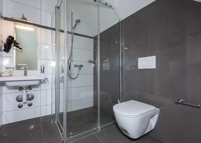 Kernhof Self Check-in Hotel 3*